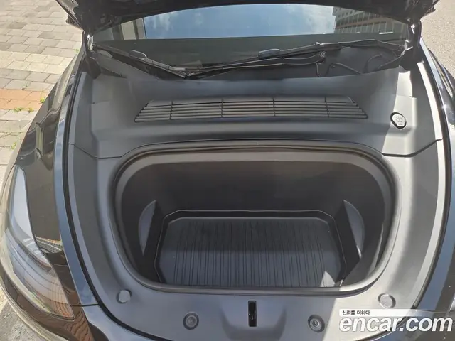 Tesla Model Y 2022 0.2 автомат (гидро), миниатюра 6