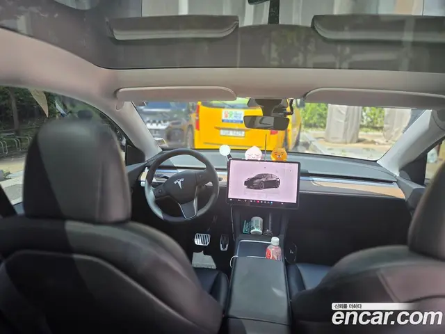 Tesla Model Y 2022 0.2 автомат (гидро), миниатюра 7