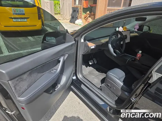 Tesla Model Y 2022 0.2 автомат (гидро), миниатюра 10