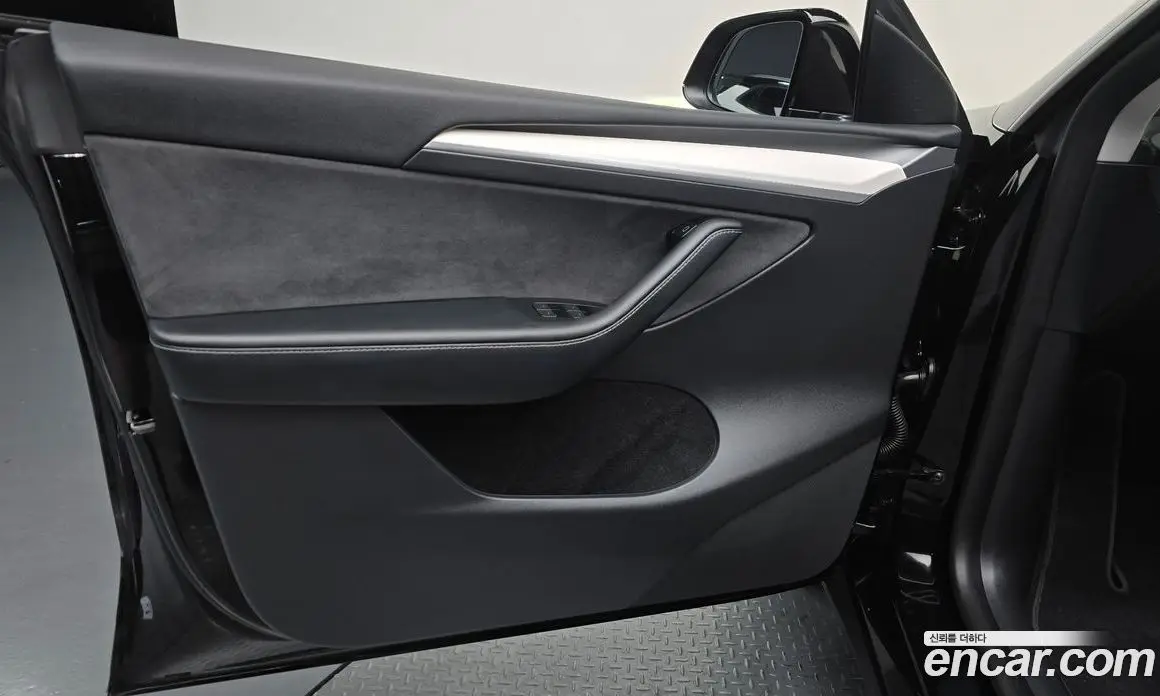 Tesla Model Y 2023 0.2 автомат (гидро), фото 14