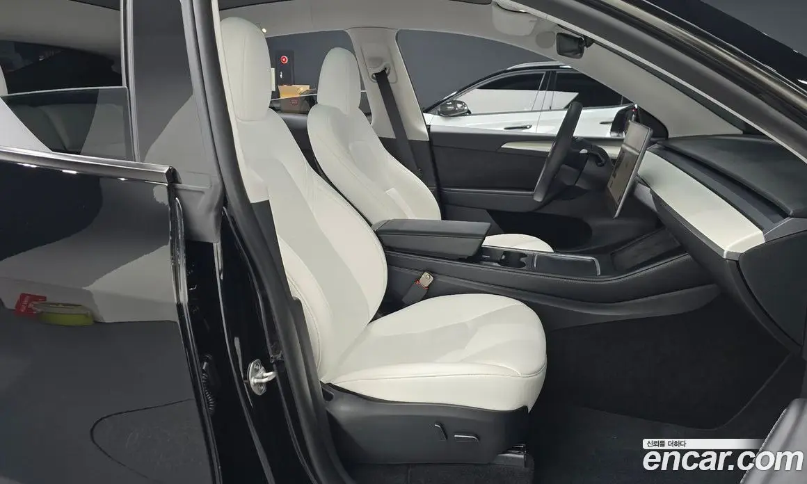 Tesla Model Y 2023 0.2 автомат (гидро), фото 16