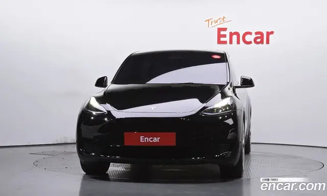 Tesla Model Y 2023 0.2 автомат (гидро), миниатюра 3