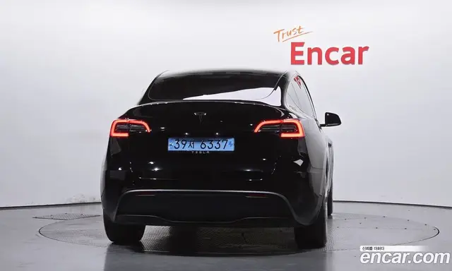 Tesla Model Y 2023 0.2 автомат (гидро), миниатюра 4