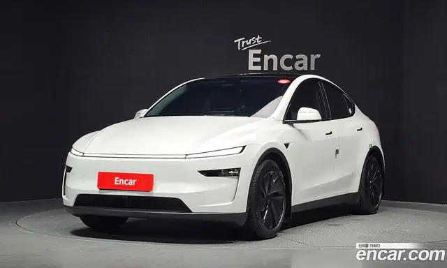 Tesla Model Y, 2025, 6 324 км
