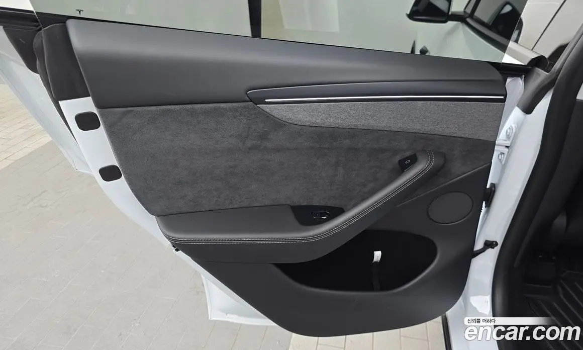 Tesla Model Y 2025 0.2 автомат (гидро), фото 15