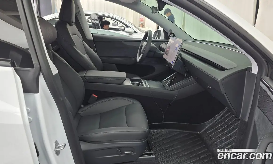 Tesla Model Y 2025 0.2 автомат (гидро), фото 16