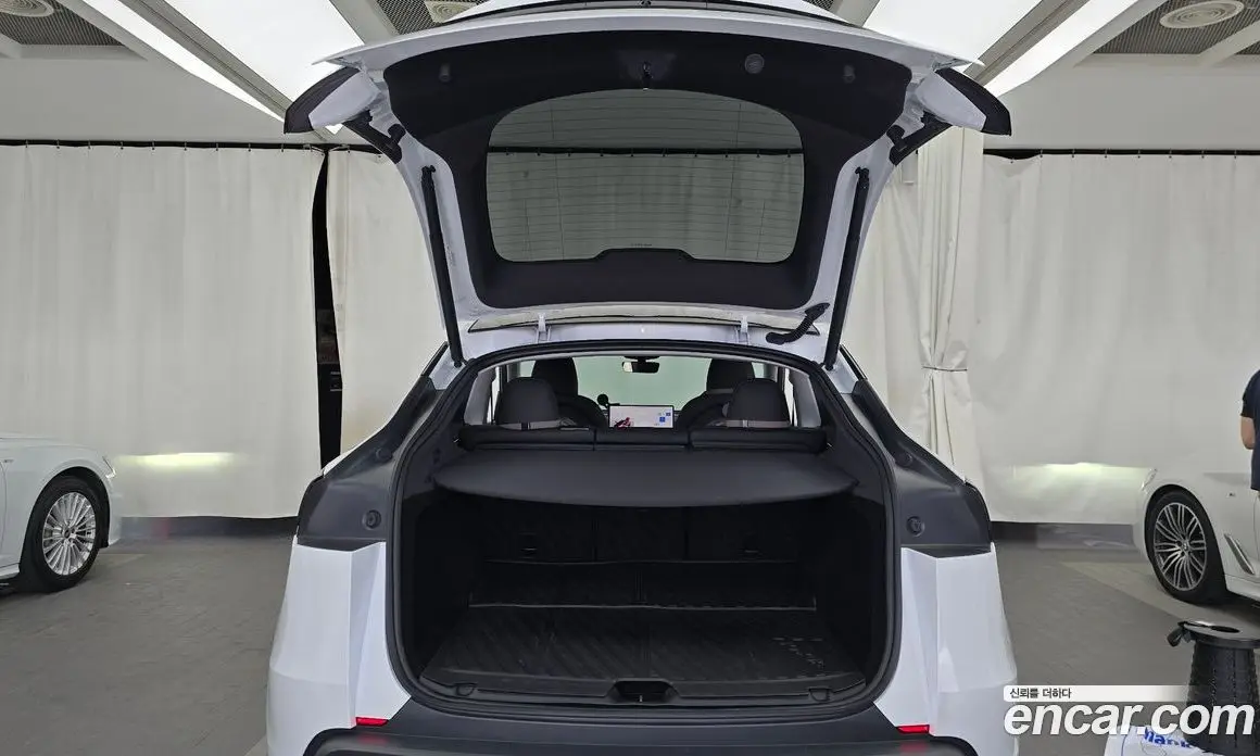 Tesla Model Y 2025 0.2 автомат (гидро), фото 26