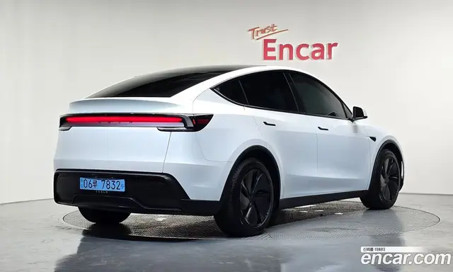 Tesla Model Y, 2025, 15 414 км