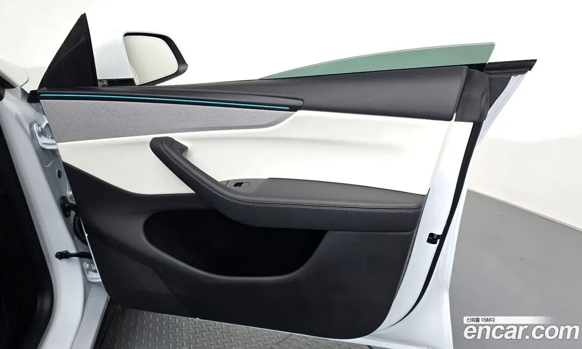 Tesla Model Y 2025 0.2 автомат (гидро), фото 13
