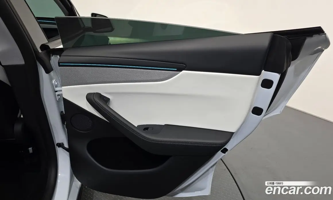 Tesla Model Y 2025 0.2 автомат (гидро), фото 14