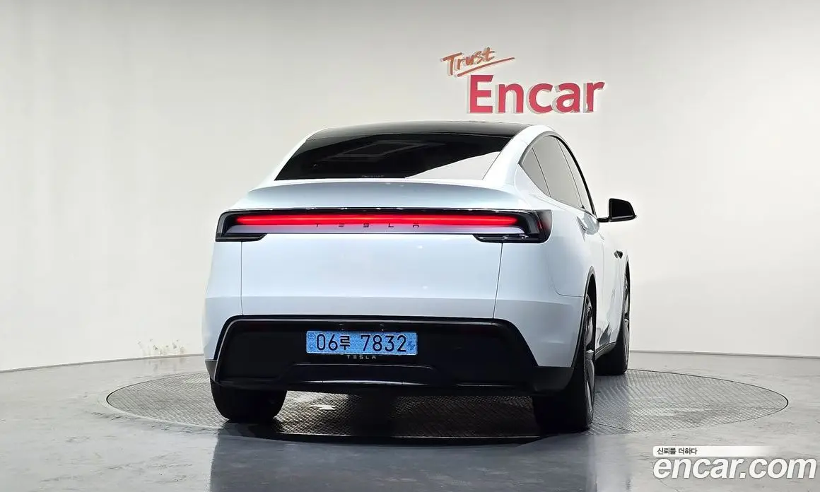Tesla Model Y 2025 0.2 автомат (гидро), фото 3