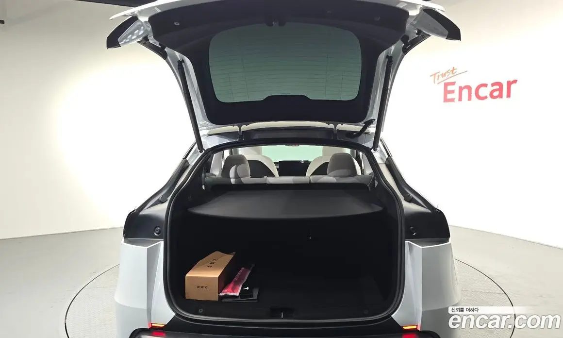 Tesla Model Y 2025 0.2 автомат (гидро), фото 21