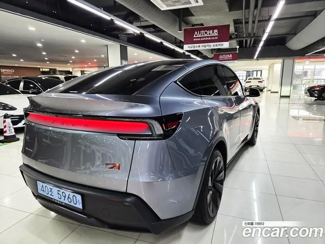 Tesla Model Y 2025 автомат (гидро), миниатюра 4
