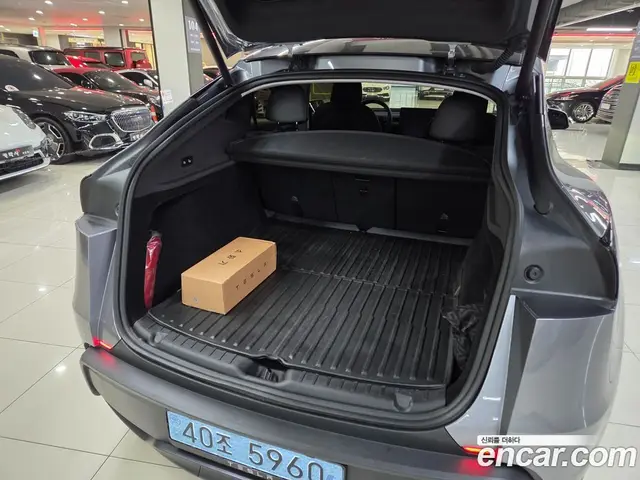 Tesla Model Y 2025 автомат (гидро), миниатюра 5