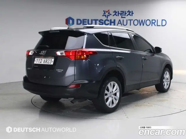 Toyota RAV4 2015 2.5 автомат (гидро), миниатюра 2