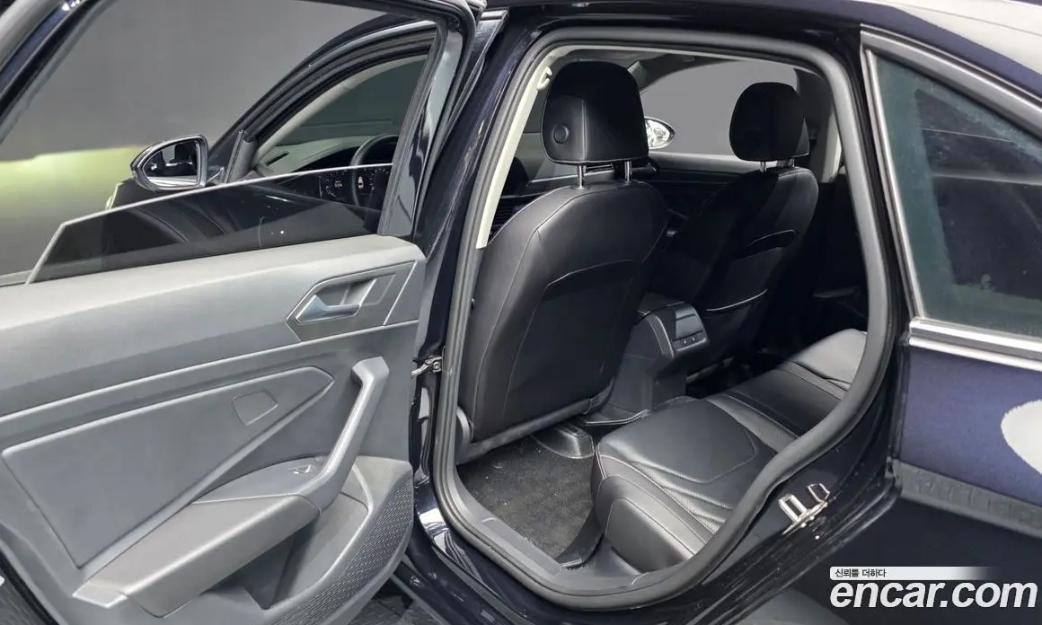 Volkswagen Jetta 2022 1.5 автомат (гидро), фото 16
