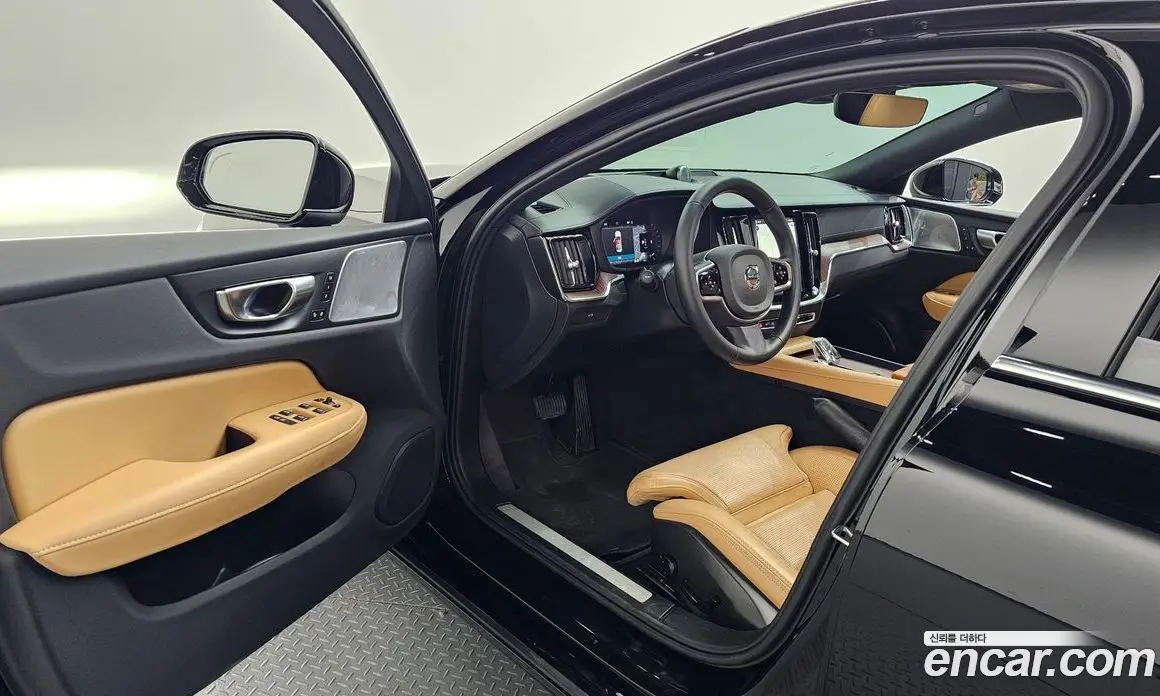 Volvo S60 2024 2.0 автомат (гидро), фото 13