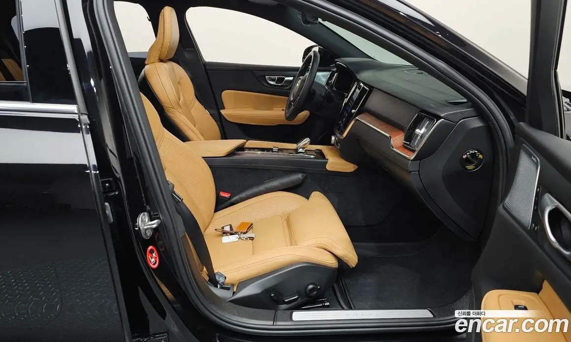 Volvo S60 2024 2.0 автомат (гидро), фото 16