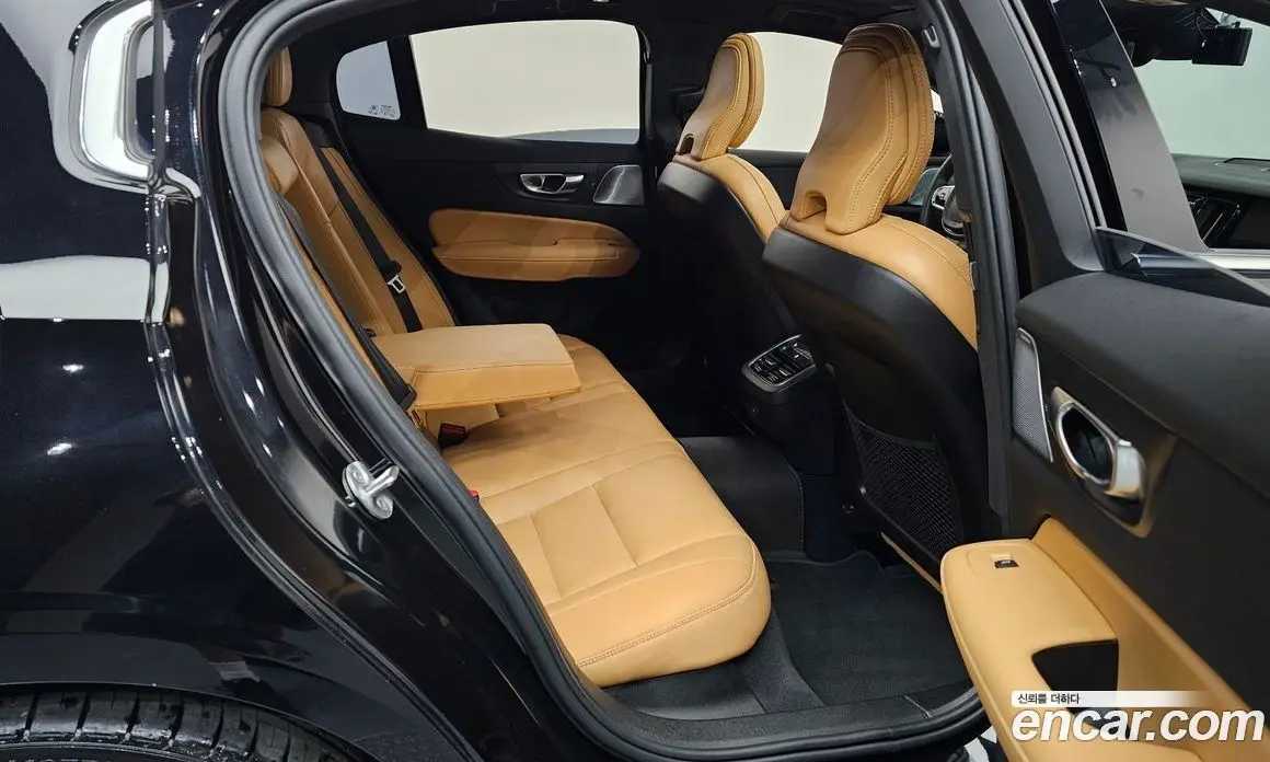 Volvo S60 2024 2.0 автомат (гидро), фото 17