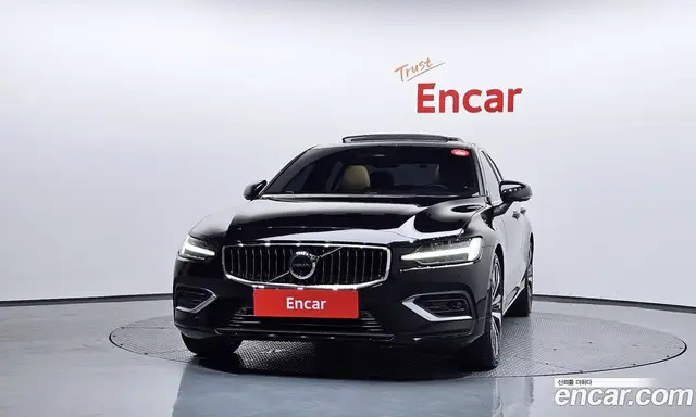 Volvo S60 2024 2.0 автомат (гидро), миниатюра 3