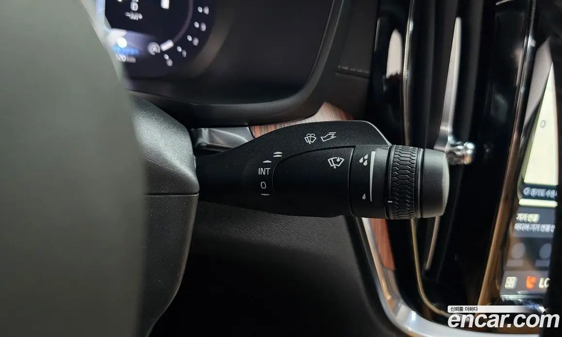 Volvo S60 2024 2.0 автомат (гидро), фото 29