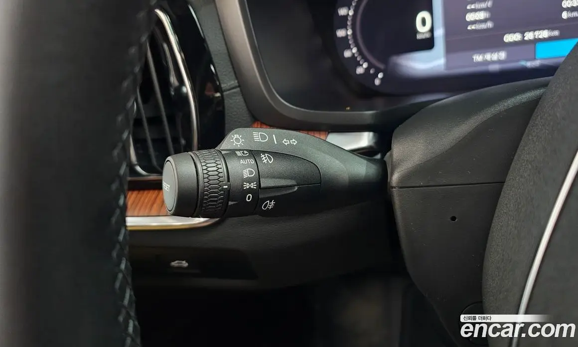 Volvo S60 2024 2.0 автомат (гидро), фото 30