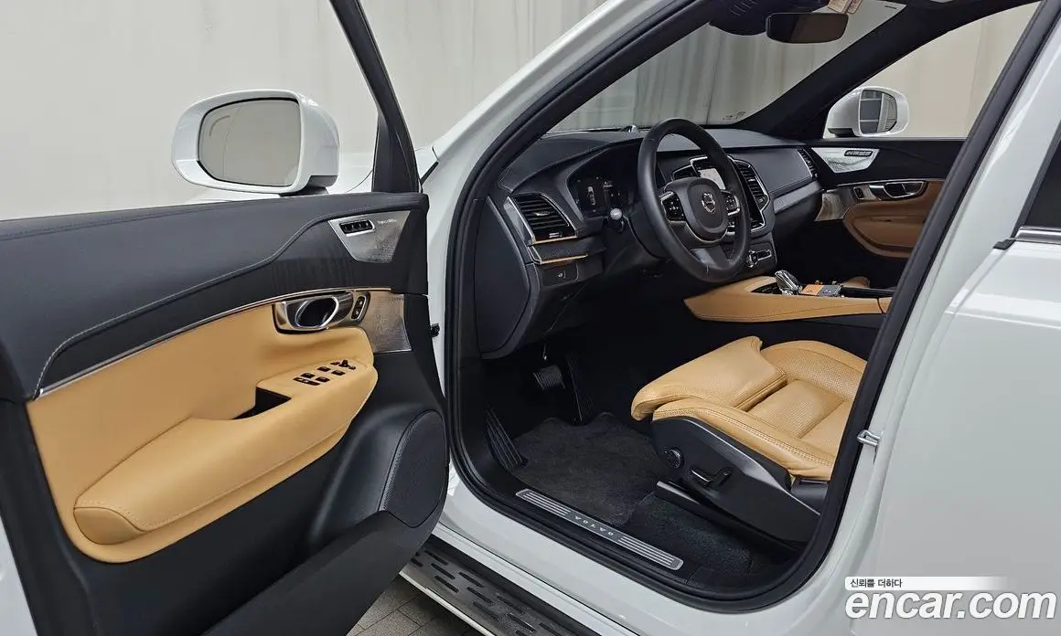 Volvo XC90 2023 2.0 автомат (гидро), фото 13
