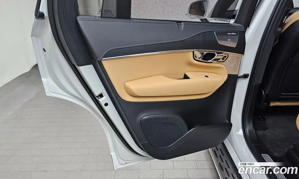 Volvo XC90 2023 2.0 автомат (гидро), фото 15