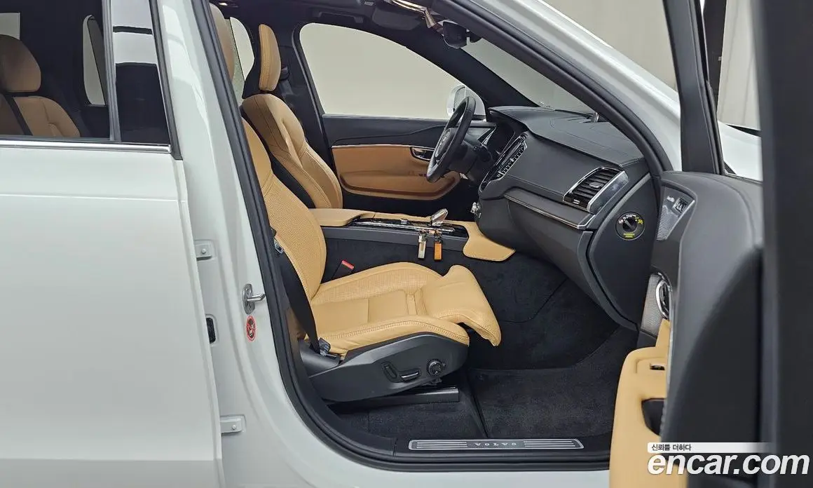 Volvo XC90 2023 2.0 автомат (гидро), фото 16
