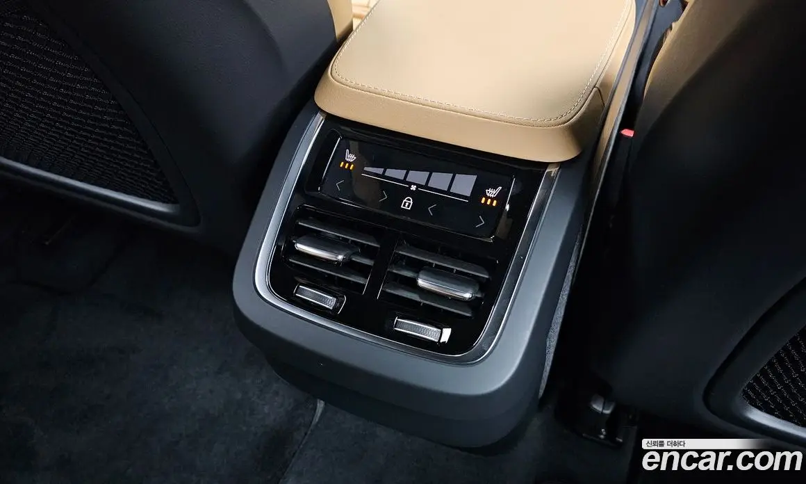 Volvo XC90 2023 2.0 автомат (гидро), фото 32