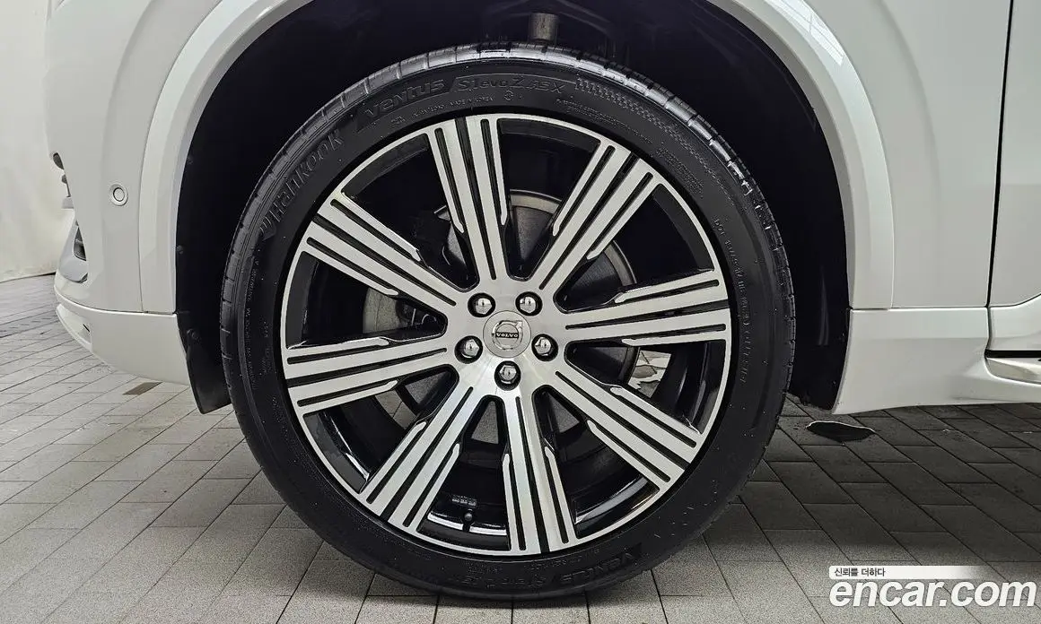 Volvo XC90 2023 2.0 автомат (гидро), фото 5