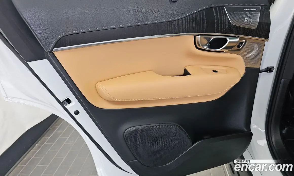 Volvo XC90 2024 2.0 автомат (гидро), фото 15