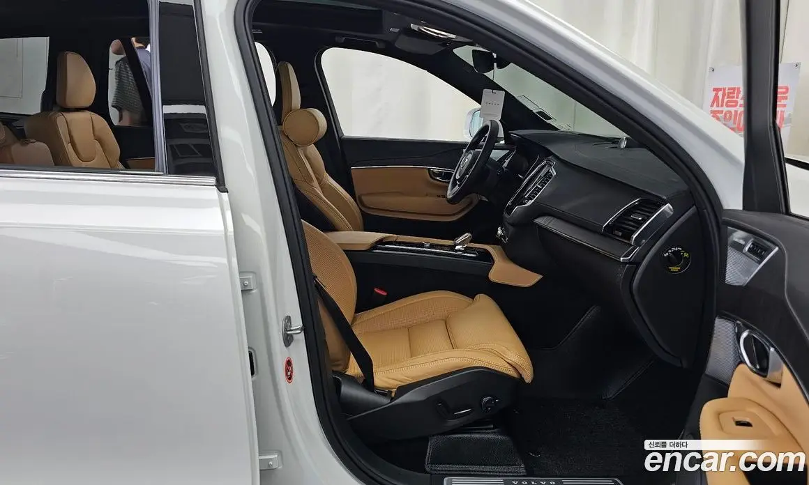 Volvo XC90 2024 2.0 автомат (гидро), фото 16