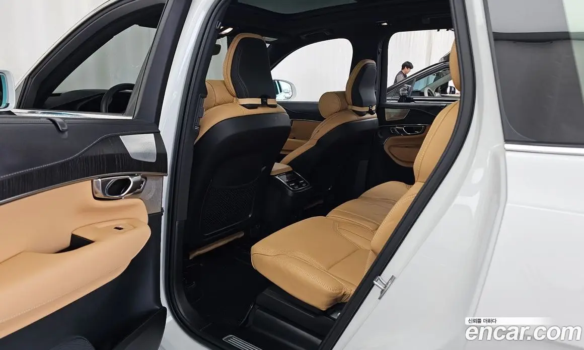 Volvo XC90 2024 2.0 автомат (гидро), фото 17