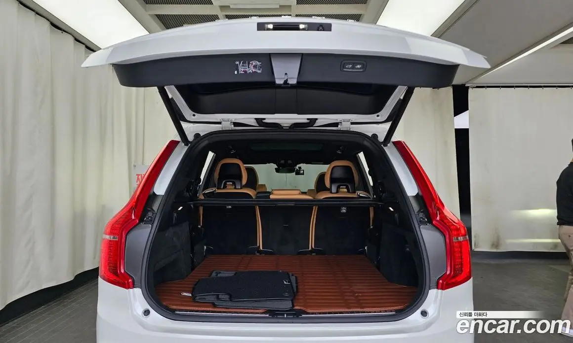 Volvo XC90 2024 2.0 автомат (гидро), фото 26