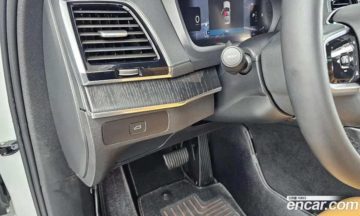 Volvo XC90 2024 2.0 автомат (гидро), фото 28