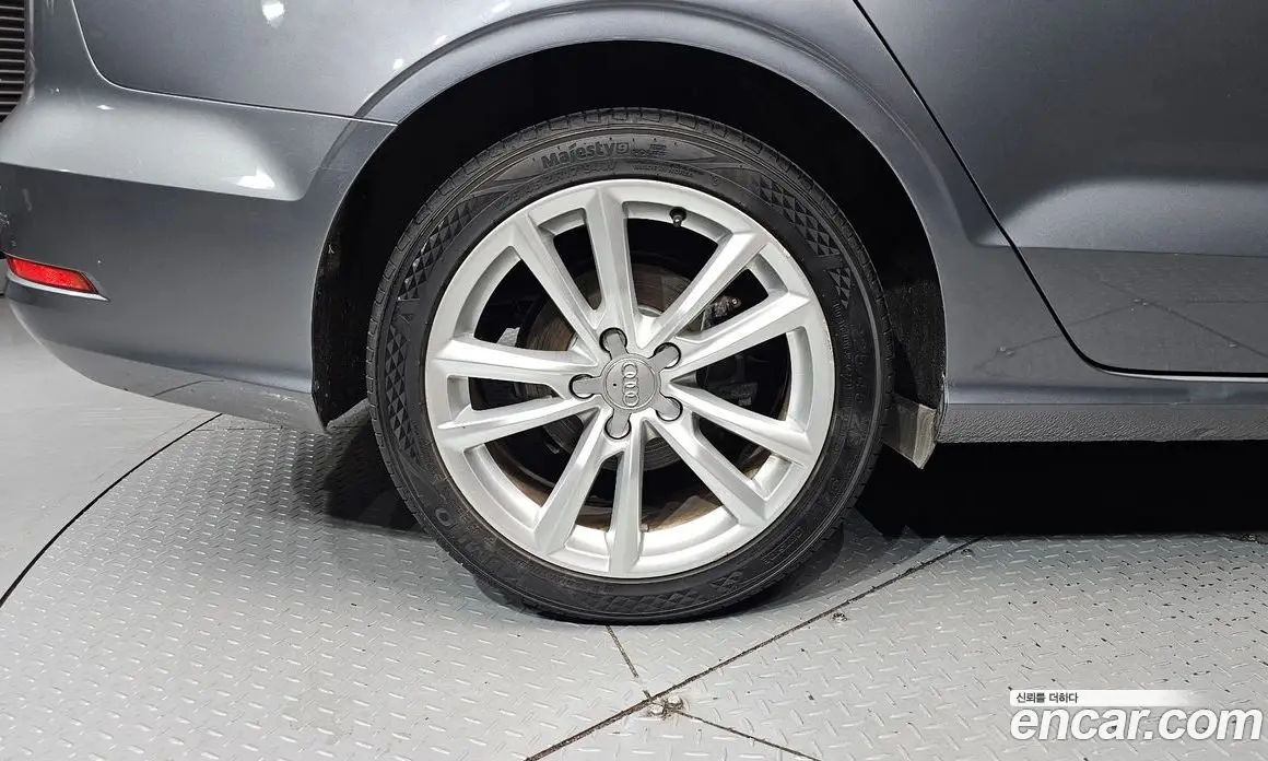 Audi A3 2016 2.0 автомат (гидро), фото 5