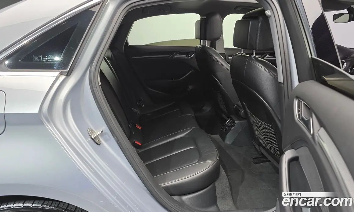 Audi A3 2018 2.0 автомат (гидро), фото 11