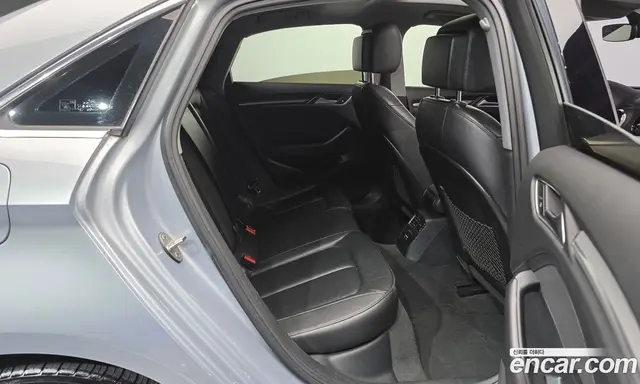 Audi A3 2018 2.0 автомат (гидро), миниатюра 11