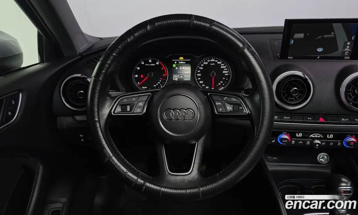 Audi A3 2018 2.0 автомат (гидро), фото 13