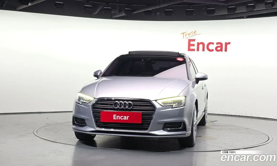 Audi A3 2018 2.0 автомат (гидро), фото 3