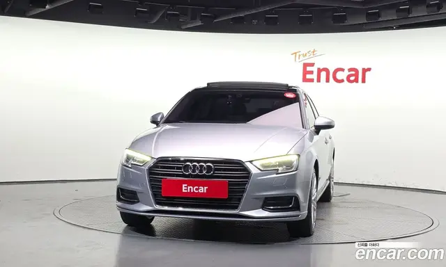 Audi A3 2018 2.0 автомат (гидро), миниатюра 3