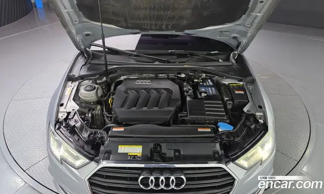 Audi A3 2018 2.0 автомат (гидро), миниатюра 6