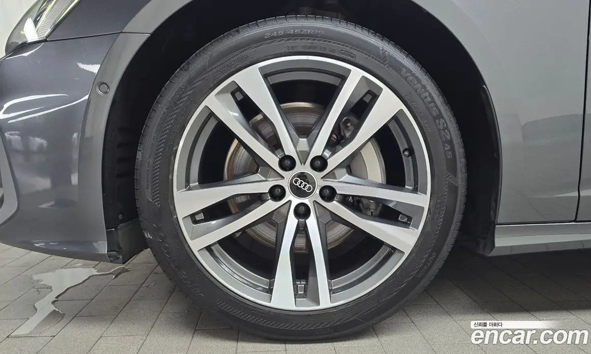 Audi A6 2021 2.0 автомат (гидро), фото 4