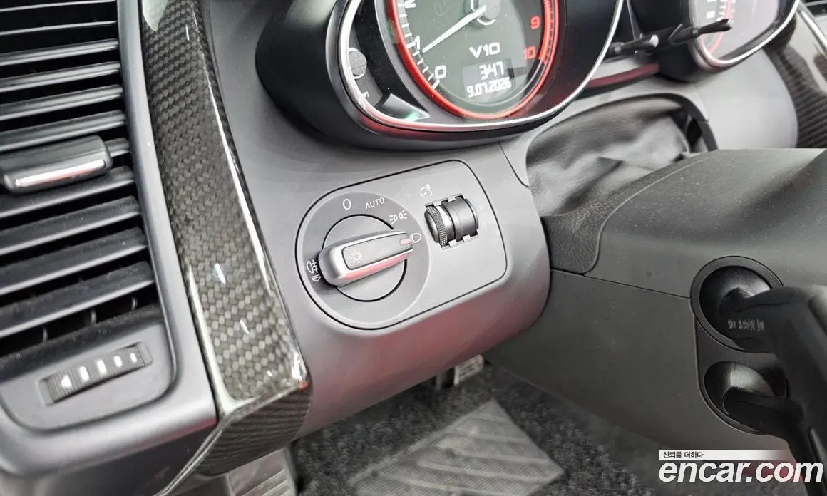 Audi R8 2012 5.2 автомат (гидро), фото 19