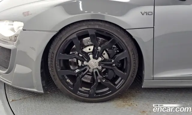 Audi R8 2012 5.2 автомат (гидро), миниатюра 5