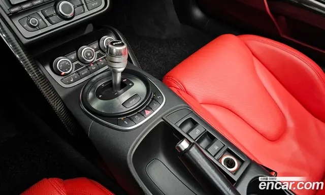 Audi R8 2012 5.2 автомат (гидро), миниатюра 9