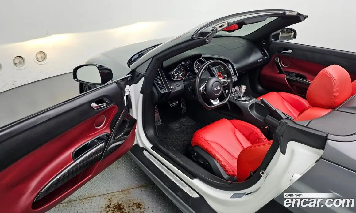 Audi R8 2012 5.2 автомат (гидро), фото 10