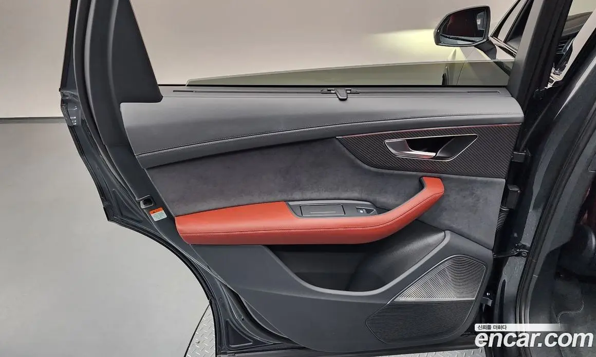 Audi SQ7 2025 4.0 автомат (гидро), фото 15