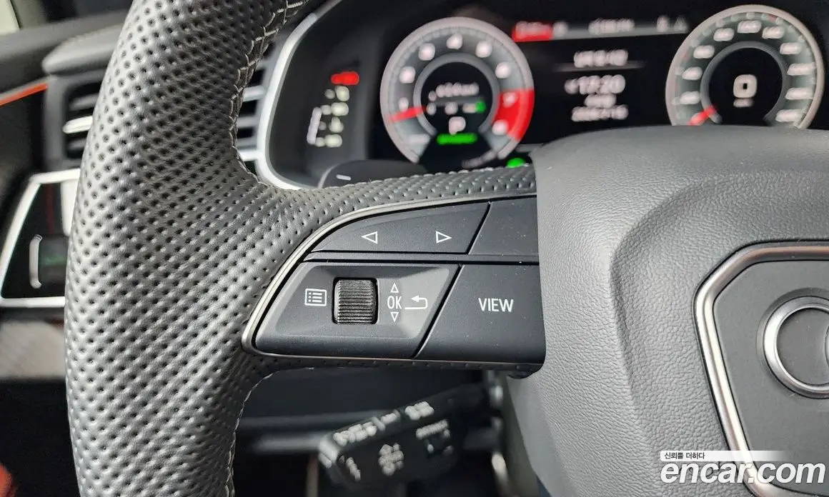 Audi SQ7 2025 4.0 автомат (гидро), фото 23